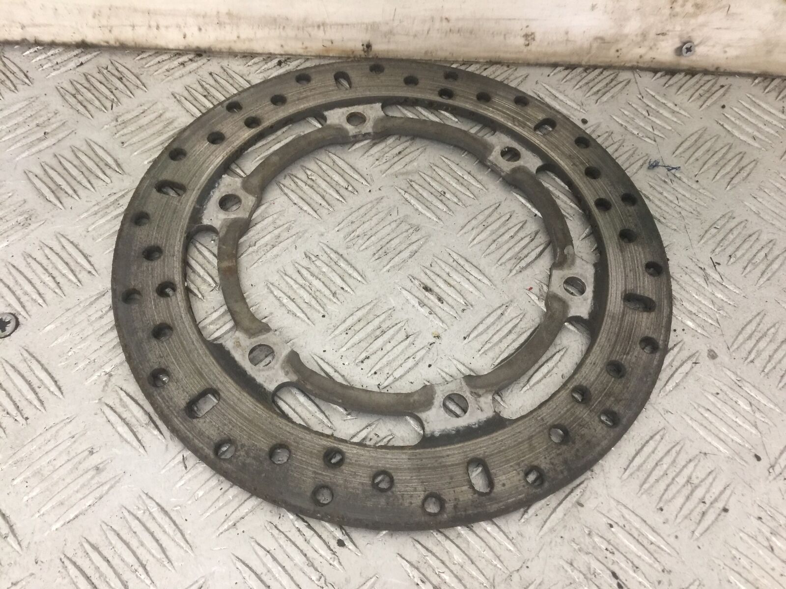 HONDA CBR1100 BLACKBIRD REAR BRAKE DISC YEAR 1996-1998 (STOCK 862)