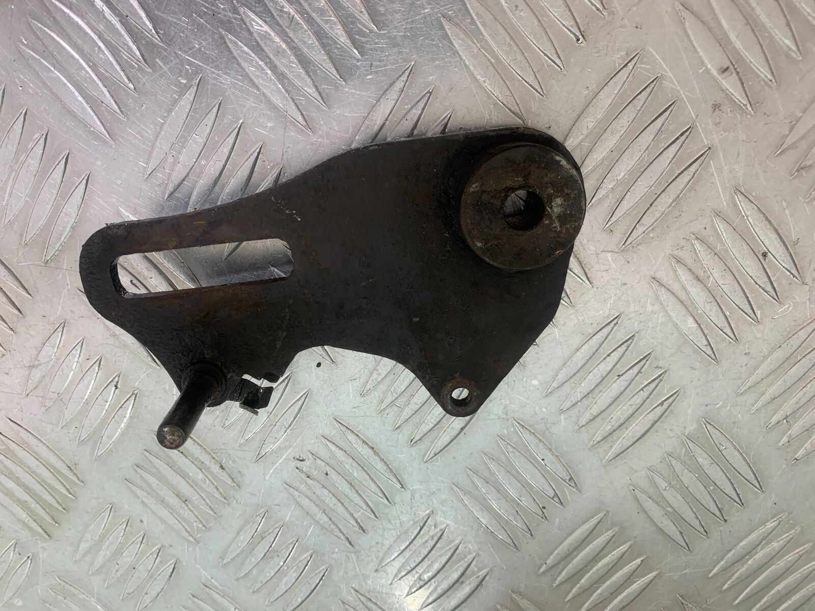 HONDA CBR125 CBR 125 REAR CALIPER BRACKET  YEAR 2004-06  (CMB1040)
