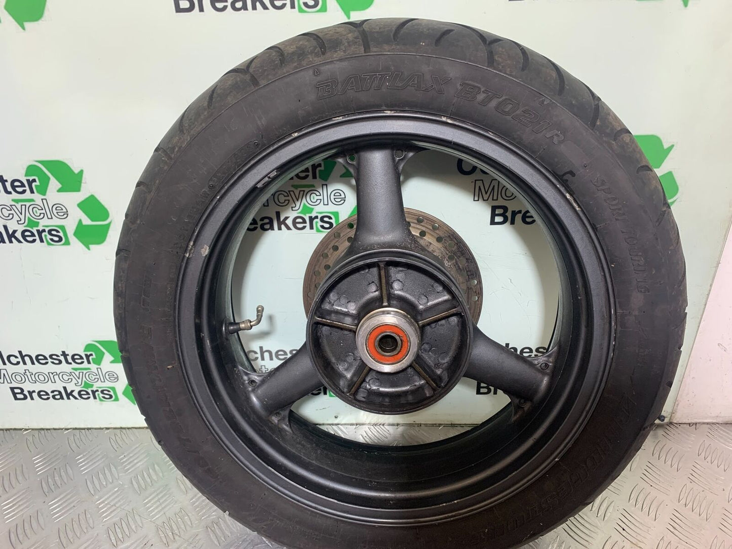 KAWASAKI Z750 ZR750 ZR-7S REAR WHEEL   YEAR 1999-05 (CMB1135)