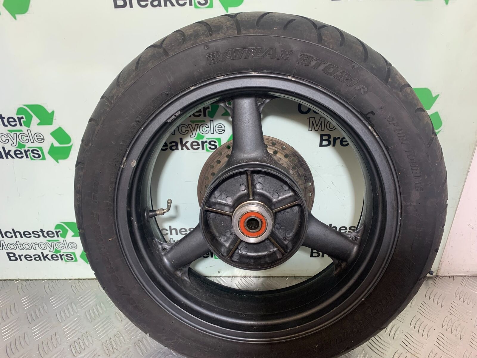 KAWASAKI Z750 ZR750 ZR-7S REAR WHEEL   YEAR 1999-05 (CMB1135)
