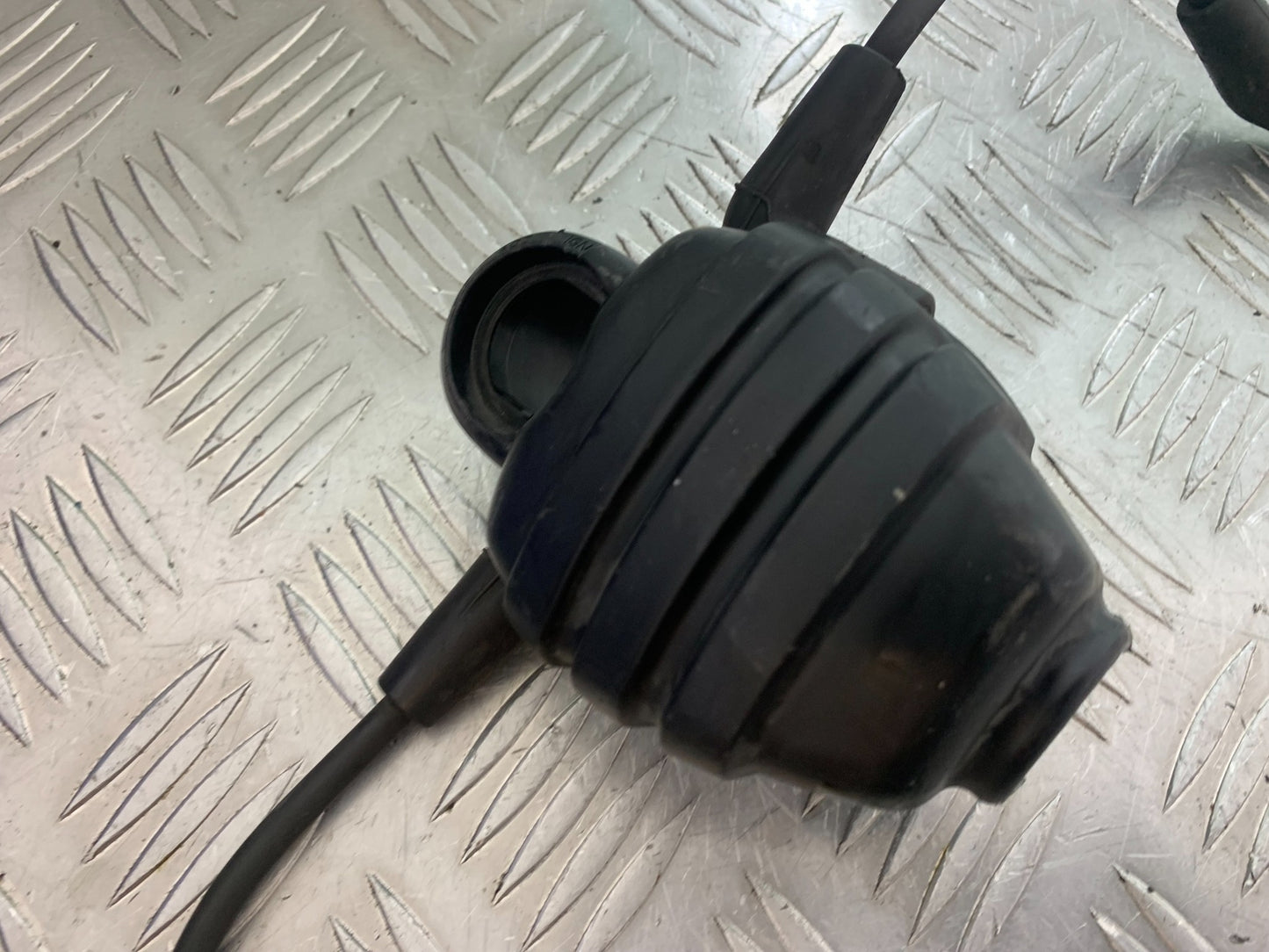 HARLEY DAVIDSON FXS BLACKLINE 1585 COIL AND CAPS  YEAR 2012 (CMB1147)