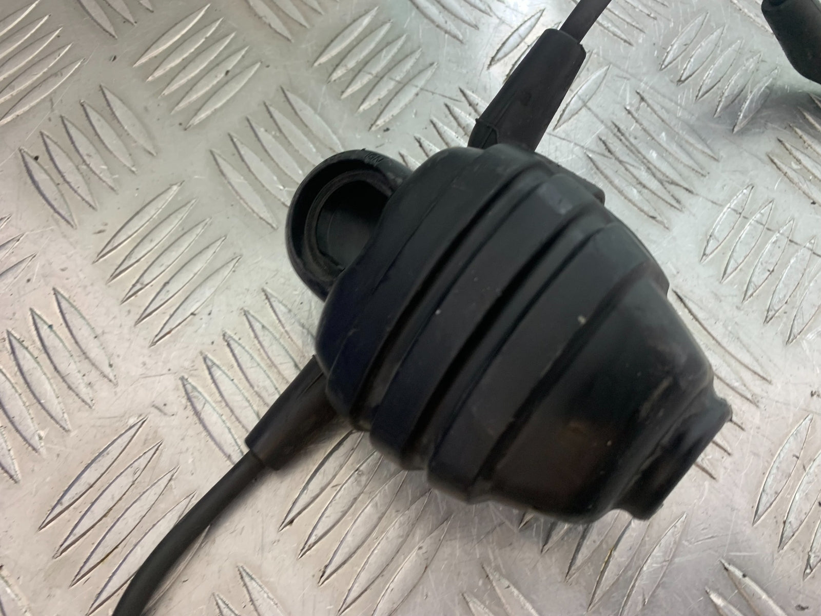 HARLEY DAVIDSON FXS BLACKLINE 1585 COIL AND CAPS  YEAR 2012 (CMB1147)