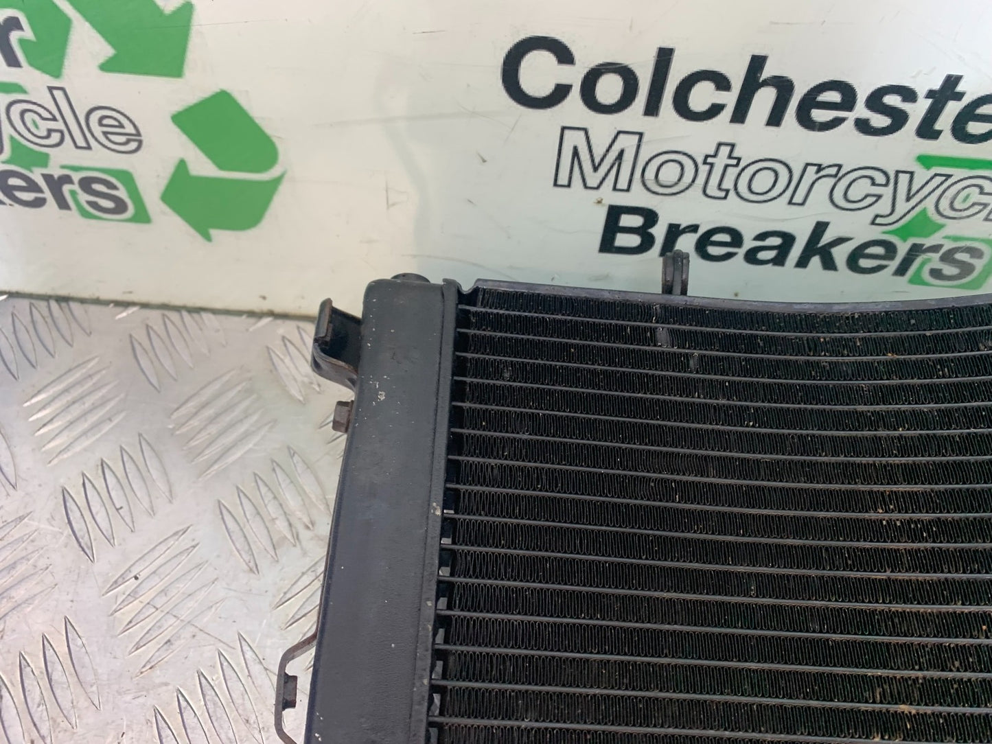 TRIUMPH 675 STREET TRIPLE R RADIATOR AND FAN  YEAR 2013 - 2016 (CMB1221)