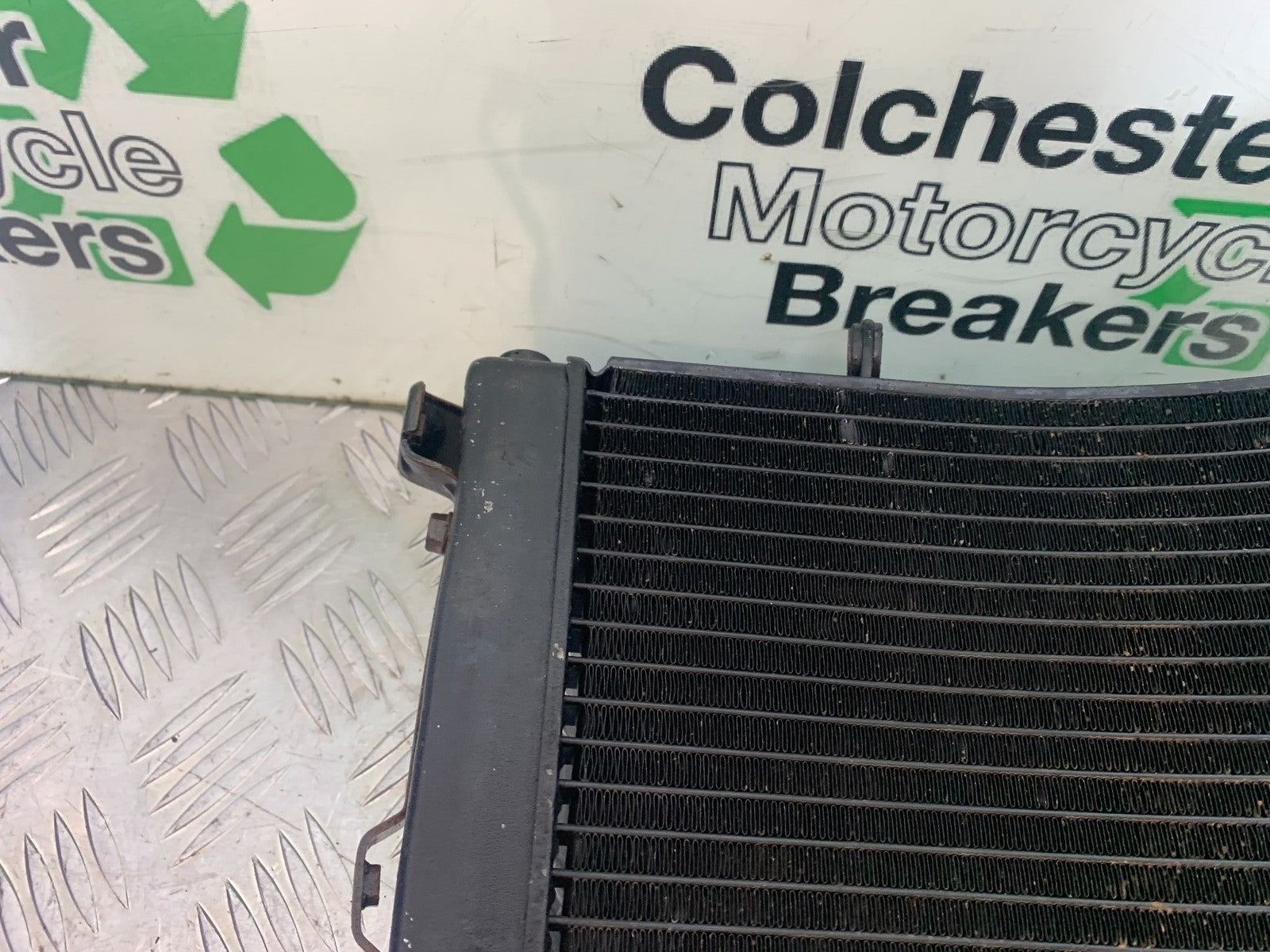 TRIUMPH 675 STREET TRIPLE R RADIATOR AND FAN  YEAR 2013 - 2016 (CMB1221)