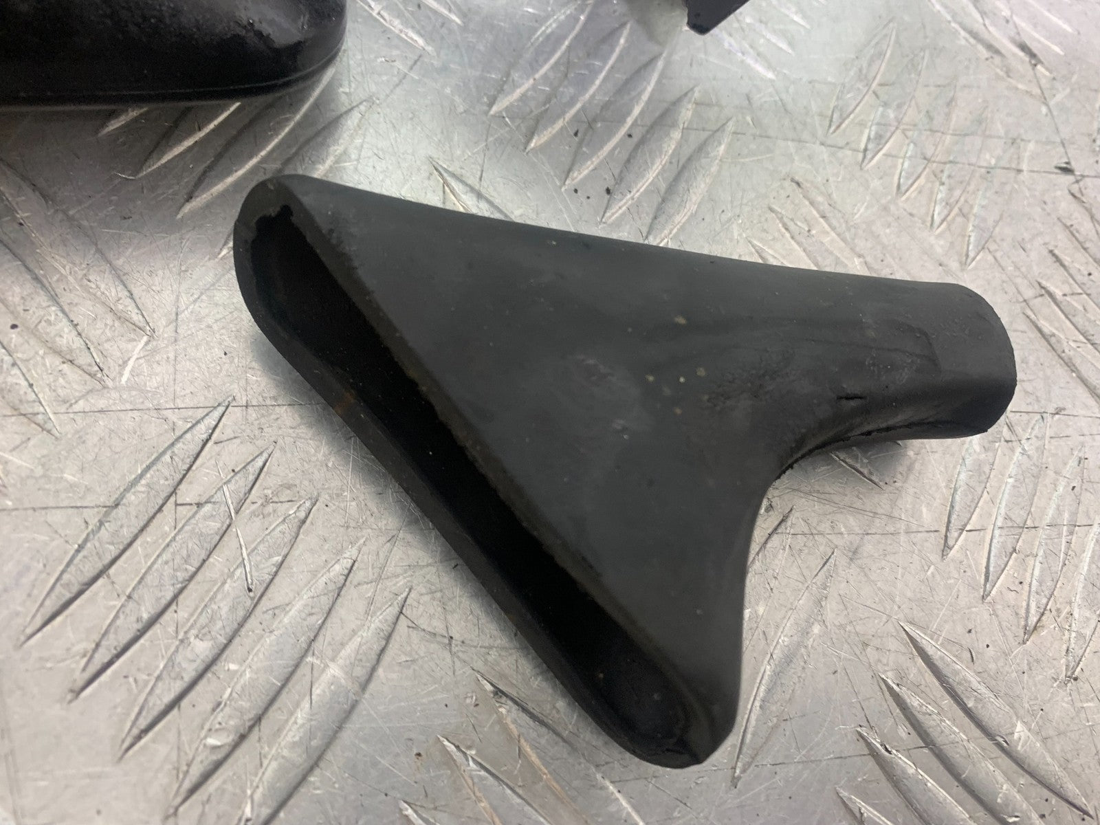 KAWASAKI GPZ600 GPZ 600 LEFT & RIGHT MIRRORS   YEAR 1988-90 (CMB1258)