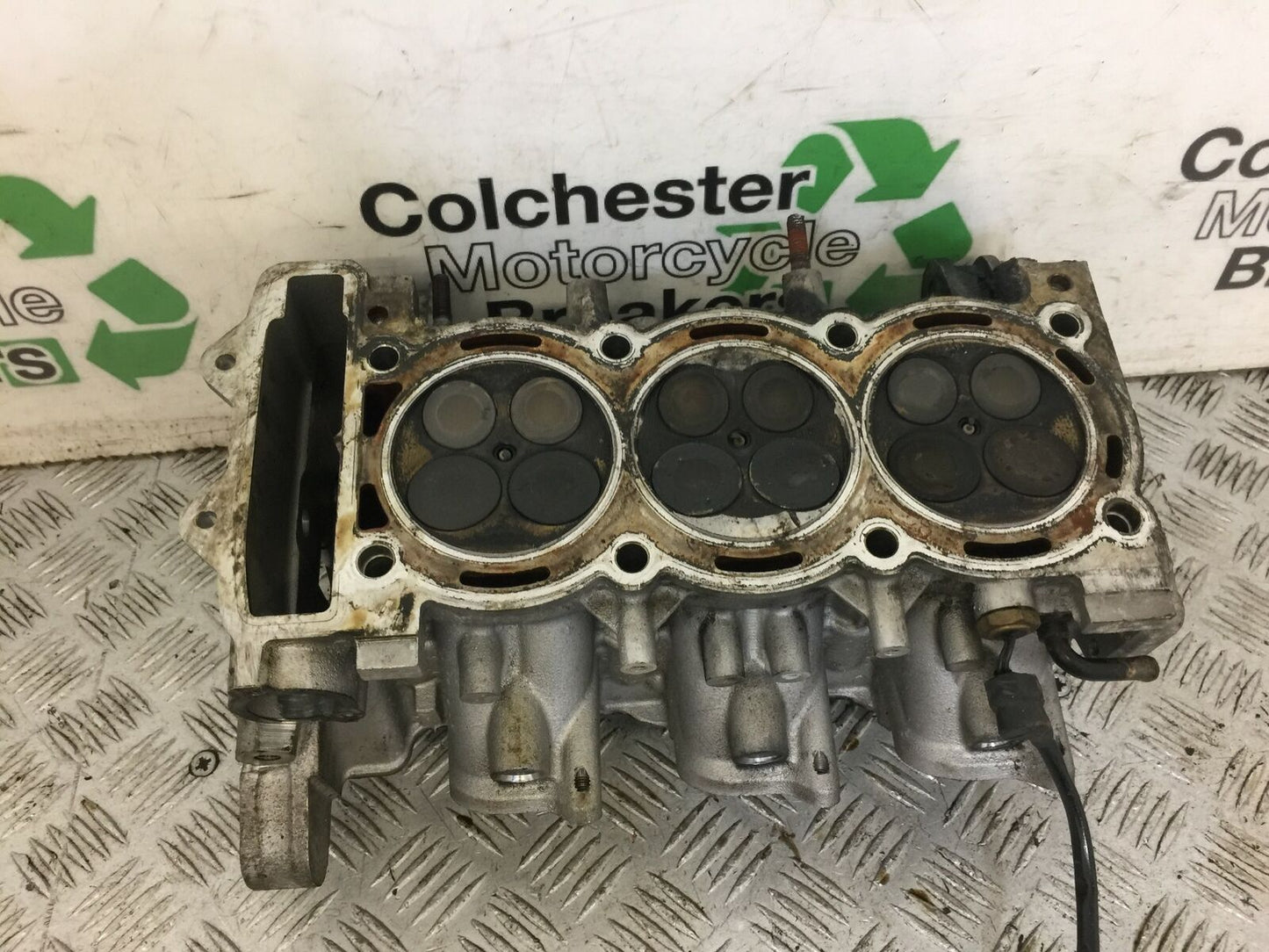 TRIUMPH 1050 SPRINT CYLINDER HEAD AND CAMS  YEAR 2010 (STOCK 676)