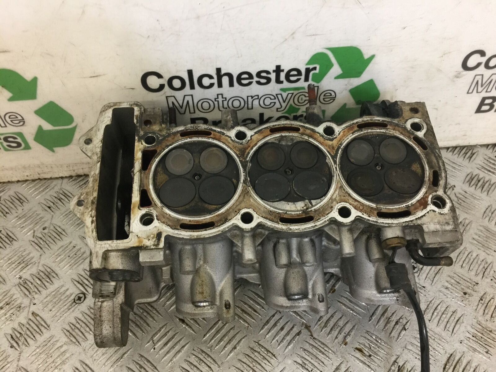 TRIUMPH 1050 SPRINT CYLINDER HEAD AND CAMS  YEAR 2010 (STOCK 676)