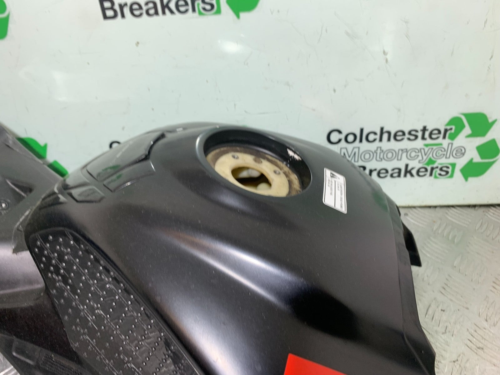APRILIA TUONO 1000 V4R PETROL TANK  YEAR 2011-13  (CMB1316)