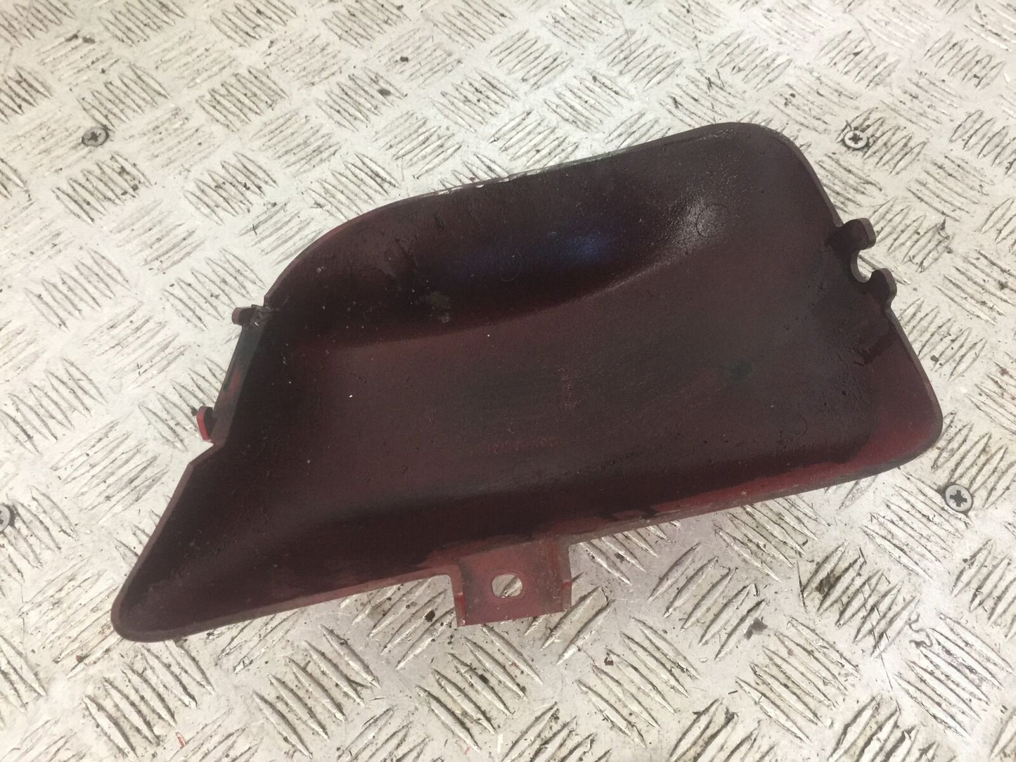 YAMAHA XV535 XV 535 VIRAGO RIGHT SEAT PANEL YEAR 1994-02 (STOCK 772)