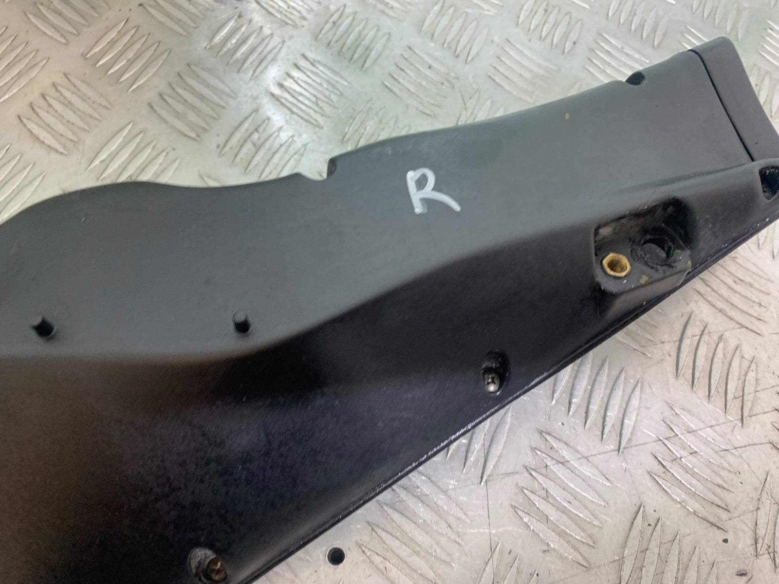 DUCATI 996 SPS 748 916 998 RIGHT AIR TUBE  1999-2000 (CMB1209)