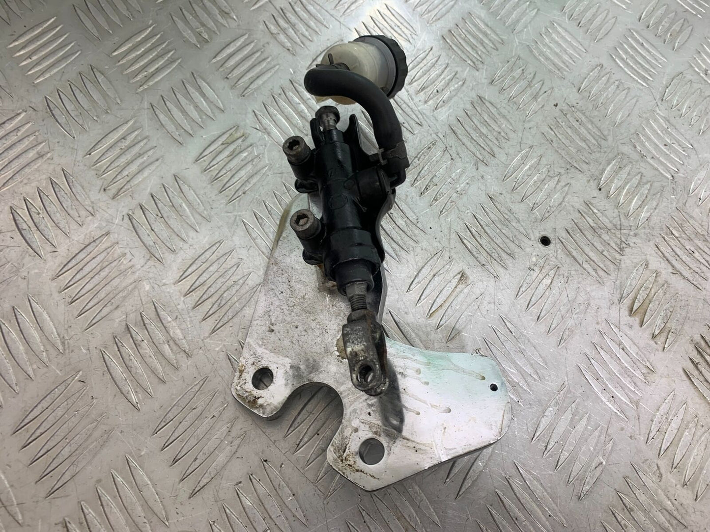TRIUMPH THUNDERBIRD 1600 REAR BRAKE MASTER CYLINDER   YEAR 2011 (CMB1107)