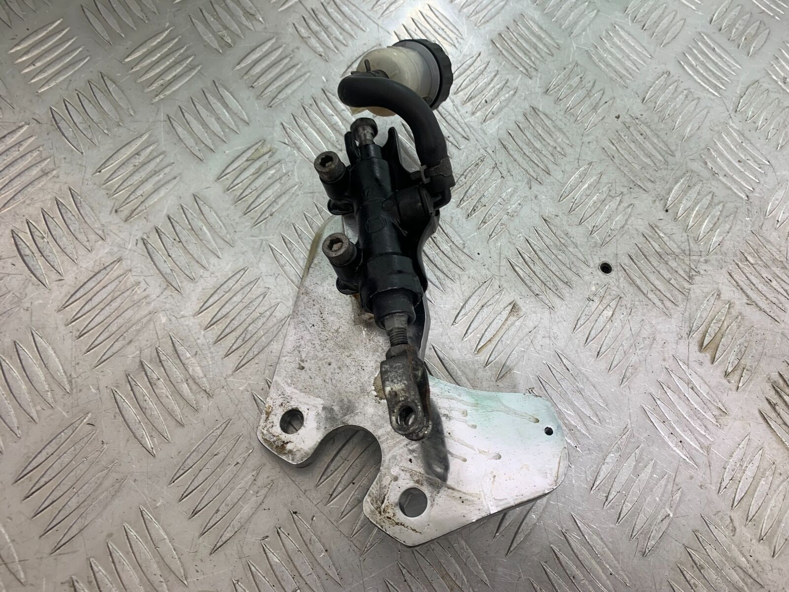 TRIUMPH THUNDERBIRD 1600 REAR BRAKE MASTER CYLINDER   YEAR 2011 (CMB1107)
