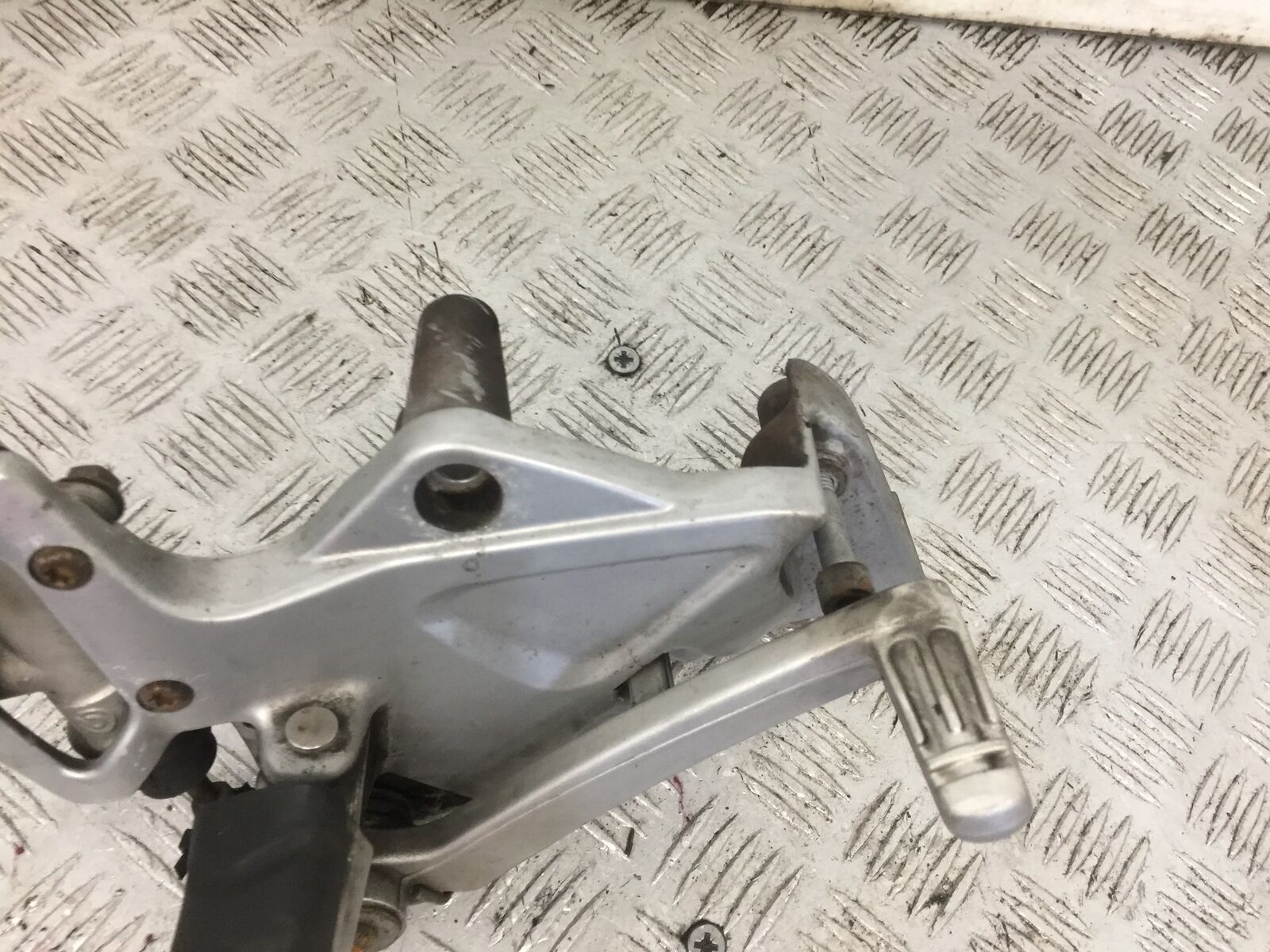 BMW F800 ST FRONT RIGHT HANGER   YEAR 2011-2013 (STOCK 886)