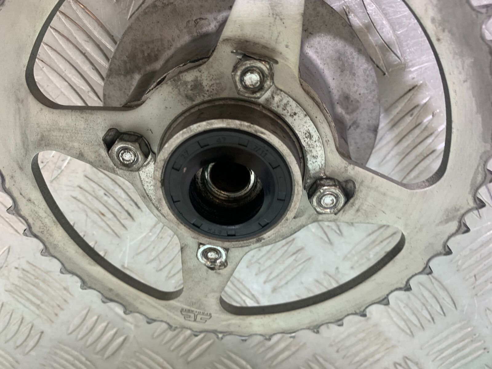 SINNIS TERRAIN 125 SPROCKET CARRIER   YEAR 2024 (CMB1072)