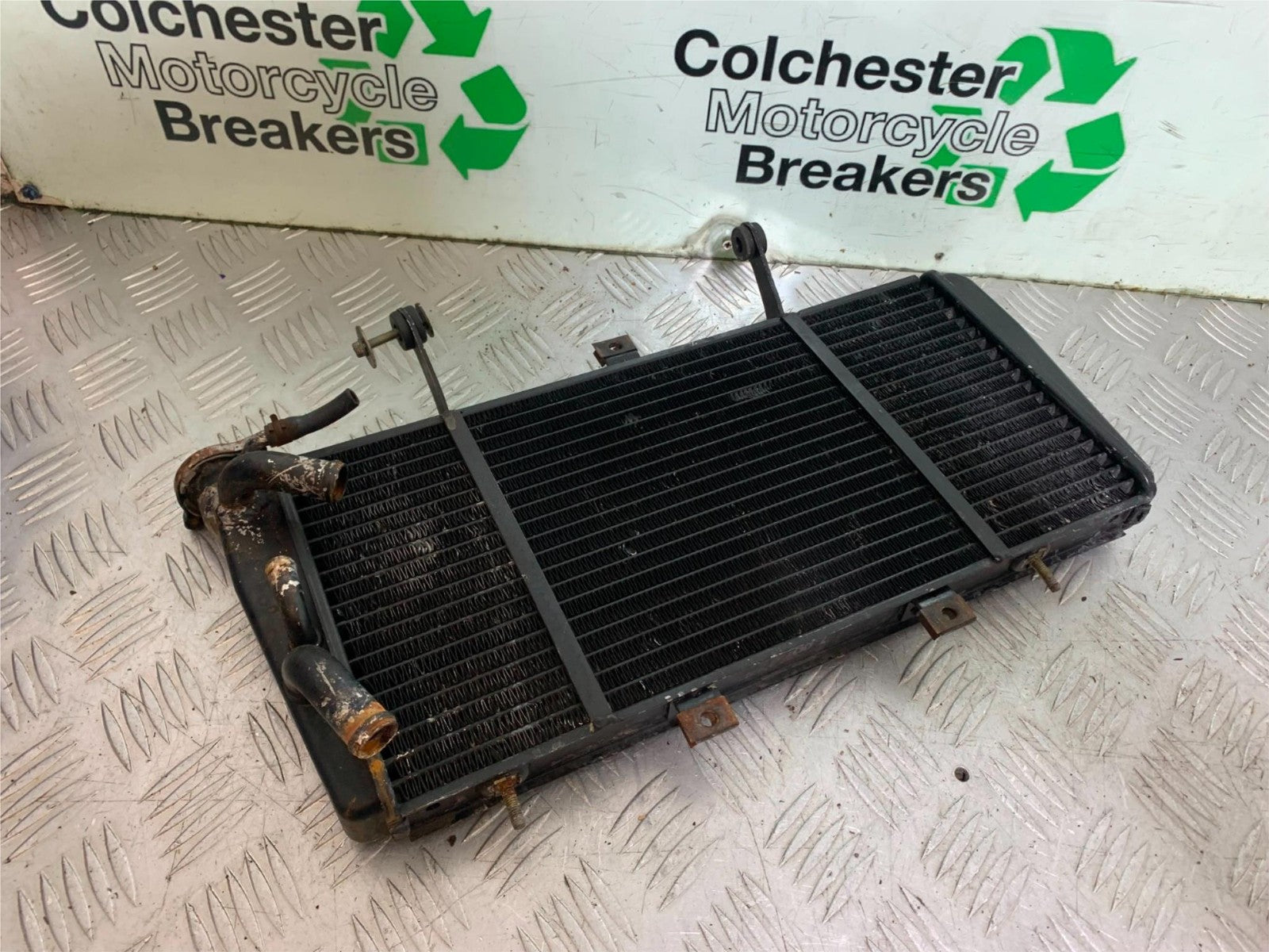 TRIUMPH 955I SPRINT RS RADIATOR  YEAR 1999-03 (CMB1313)