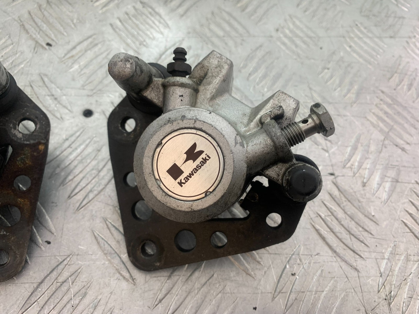 KAWASAKI GPZ600 GPZ 600 FRONT BRAKE CALIPERS   YEAR 1988-90 (CMB1258)