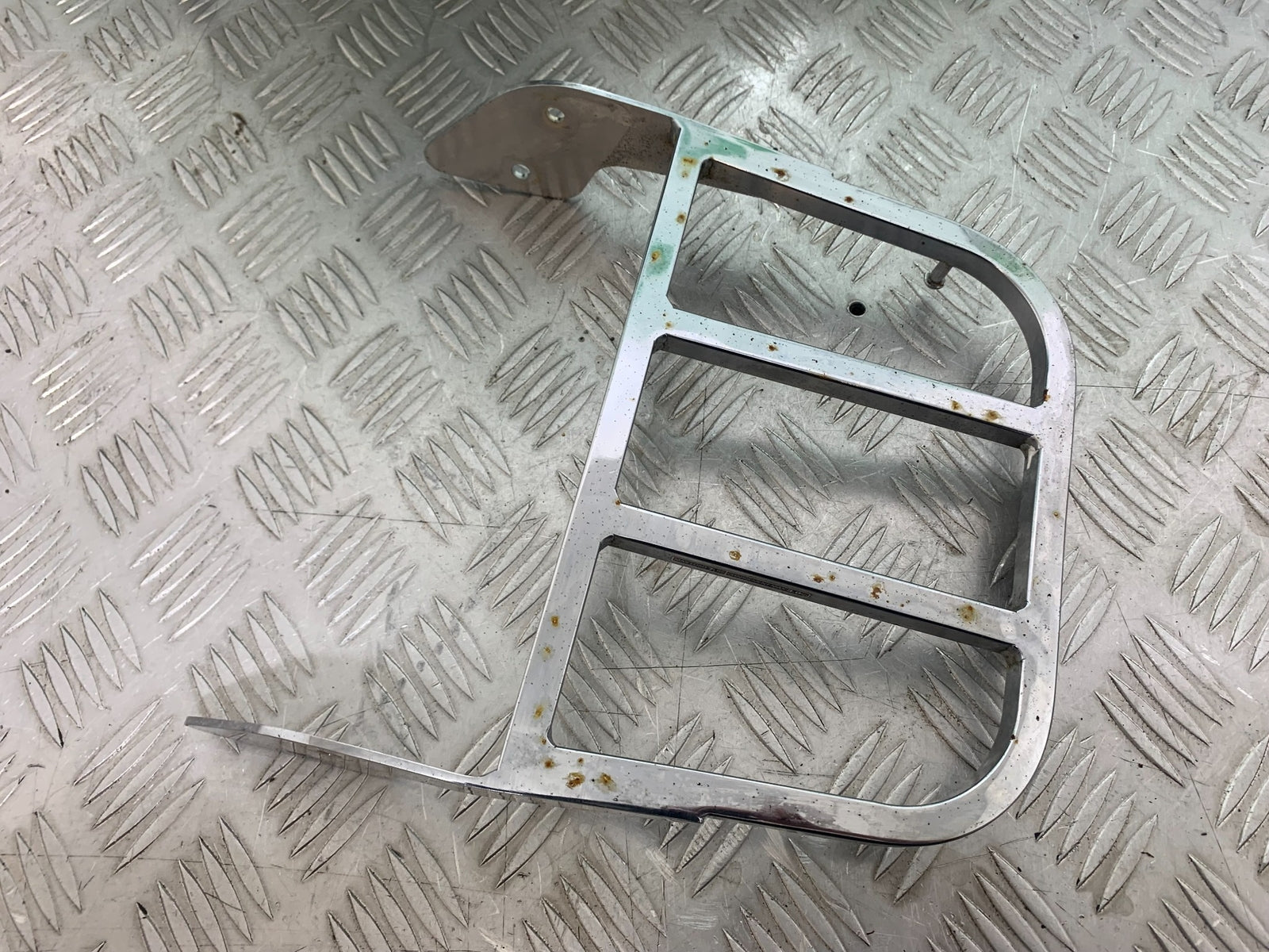 HONDA VTX1300 S-6 BACK REAR PAD RACK AND BRACKETS    YEAR 2004-09 (CMB1159)