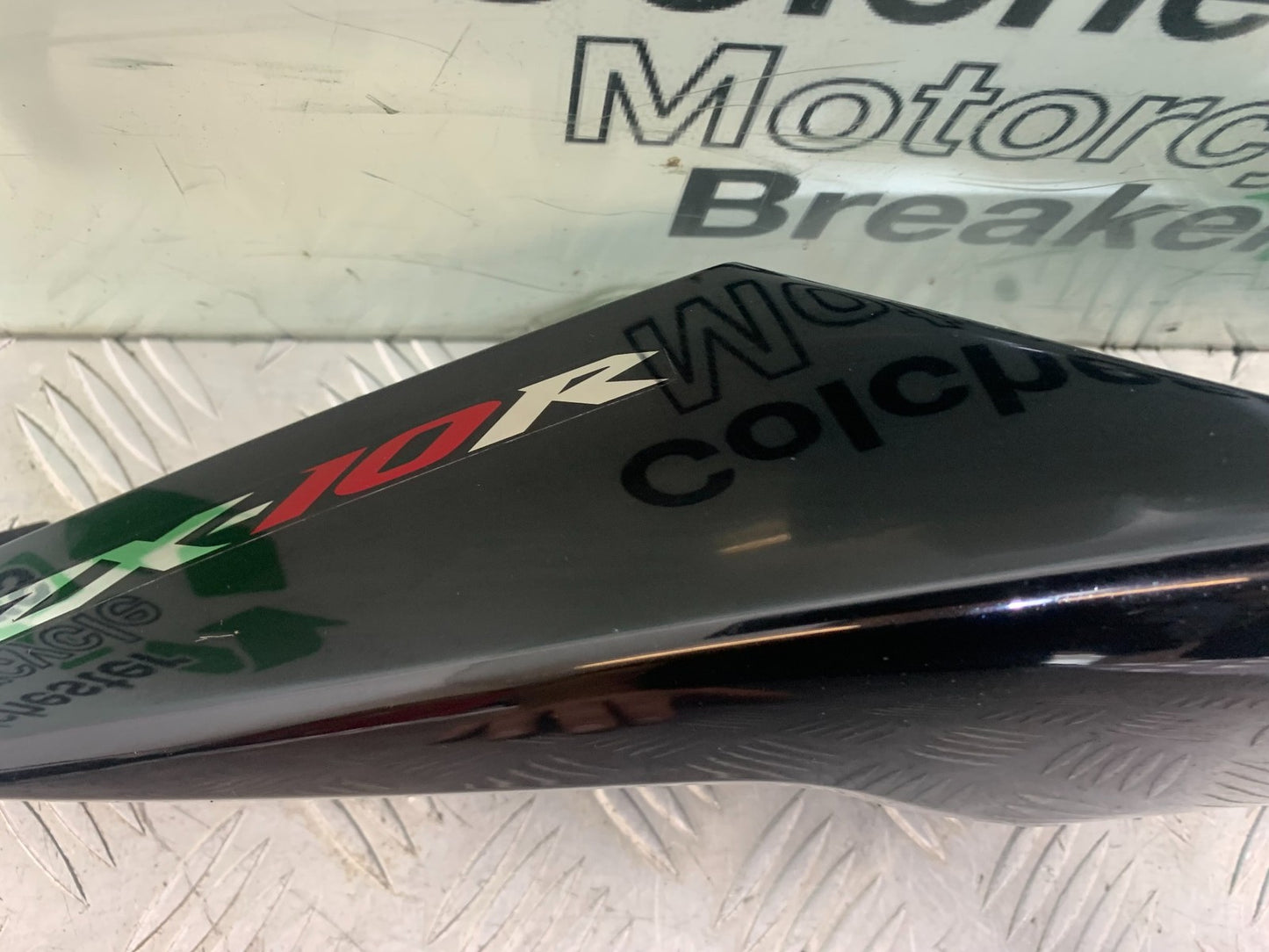 KAWASAKI ZX10R ZX10 R RIGHT SEAT PANEL  2008-2010 (CMB1206)