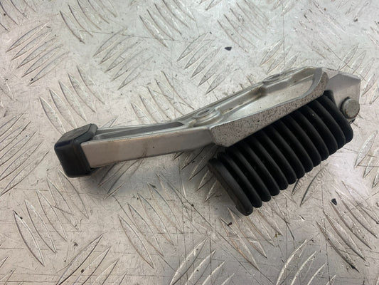 BMW R850 R R850R RIGHT REAR PEG AND BRACKET   YEAR 1994-2002 (CMB1170)