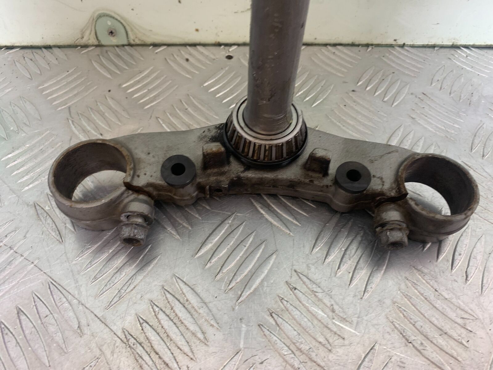 HONDA CB600 CB 600 HORNET BOTTOM YOKE  YEAR 1998 -2002 (CMB1126)
