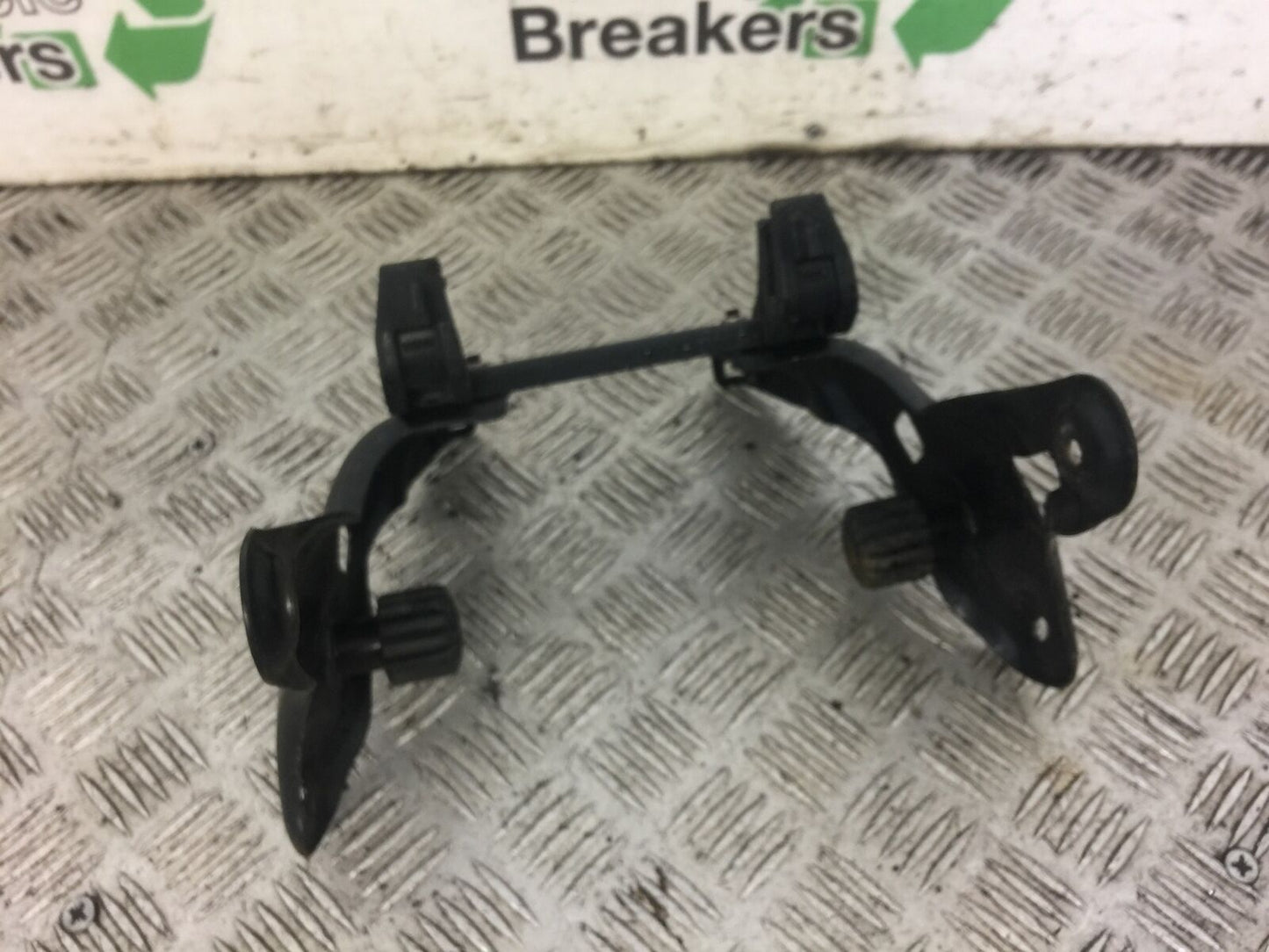 TRIUMPH TROPHY 1215 SE TANK BRACKET  YEAR 2012-2017 (STOCK 567)