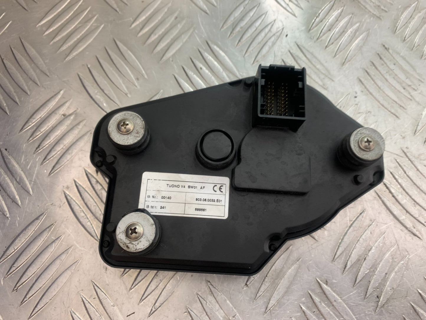 APRILIA TUONO 1000 V4R CLOCKS SPEEDO DASH  YEAR 2011-13  (CMB1331)