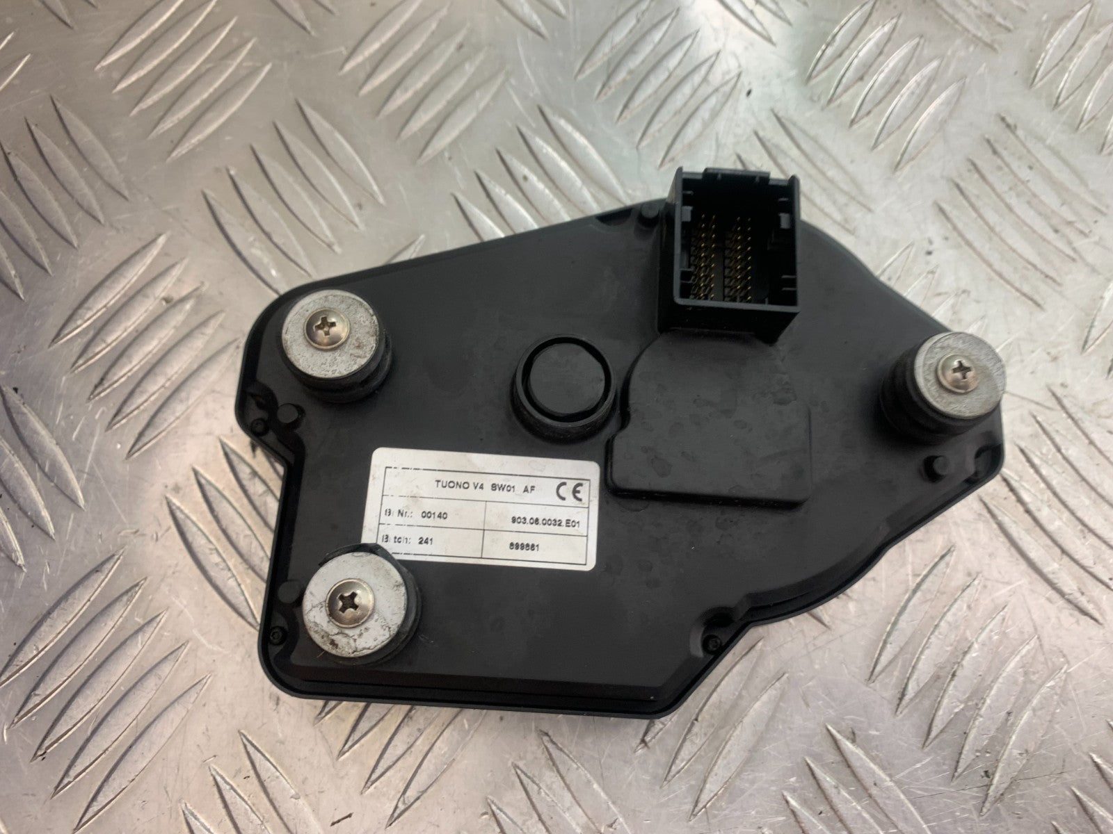 APRILIA TUONO 1000 V4R CLOCKS SPEEDO DASH  YEAR 2011-13  (CMB1331)