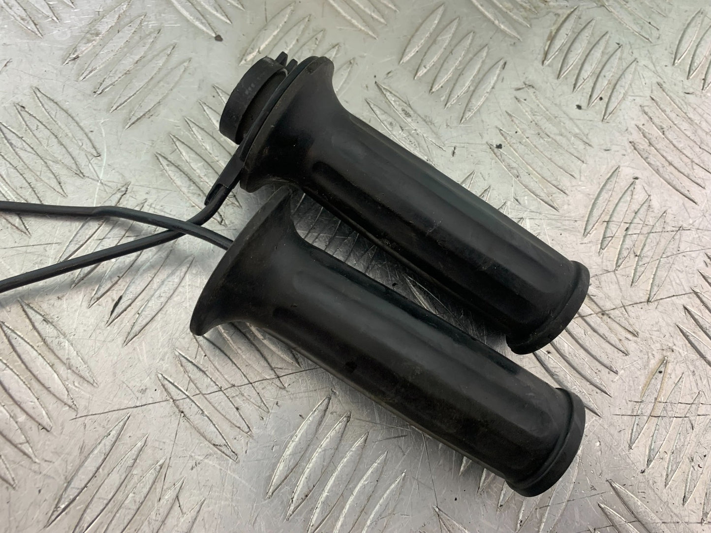 TRIUMPH 1050 SPRINT GT HEATED GRIPS YEAR 2010-2016 (CMB1250)