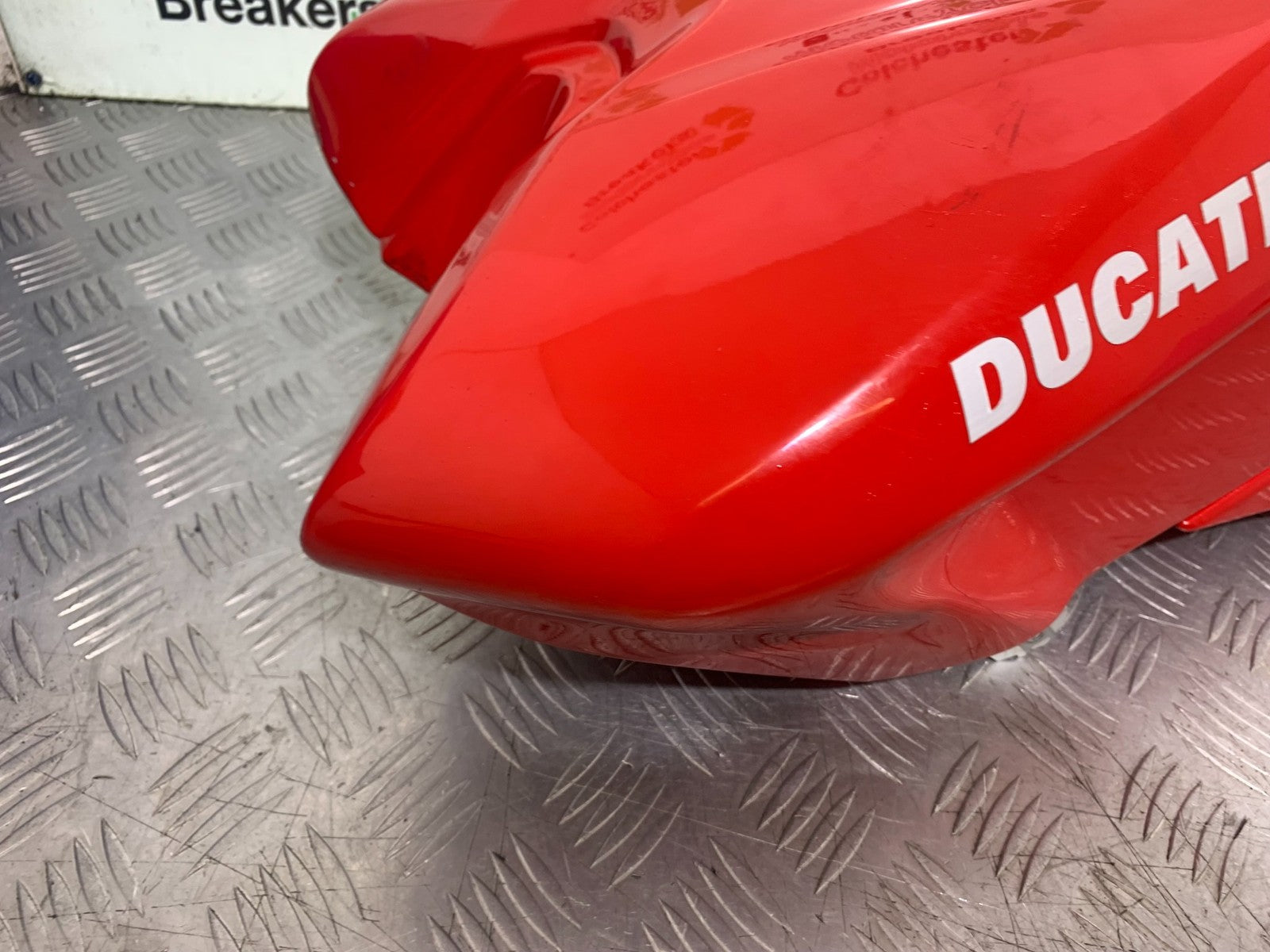 DUCATI 1198 S PETROL TANK  YEAR 2009-2011 (CMB1219)