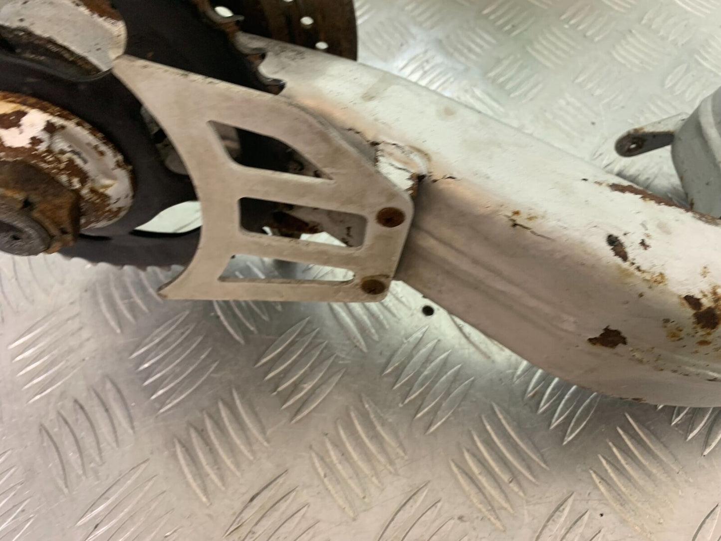 APRILIA RS50 RS 50 SWINGARM  YEAR 1996-1998 (CMB1132)