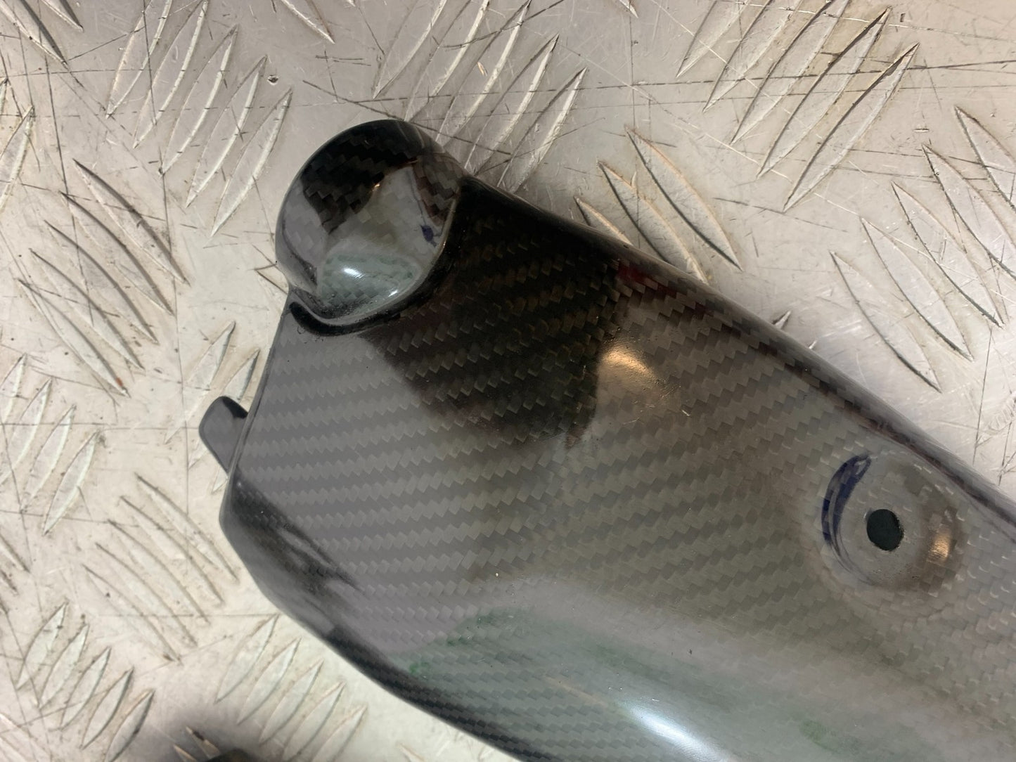 YAMAHA YZF R1 14 B BIG BANG LEFT & RIGHT CARBON TOP INFILLS   2009-14 (CMB1175)