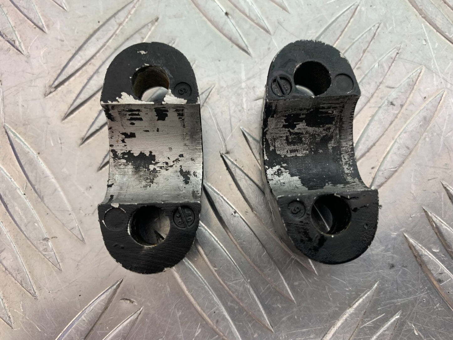 HONDA NTV 650 REVERE HANDLEBAR CLAMPS   YEAR 1988-1996  (CMB1025))