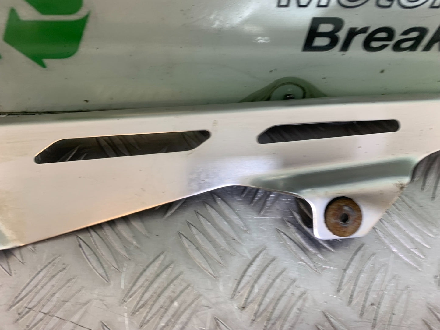 SUZUKI GSF1200  GSF 1200 BANDIT CHAIN GUARD YEAR 1997-2000 (CMB1149)