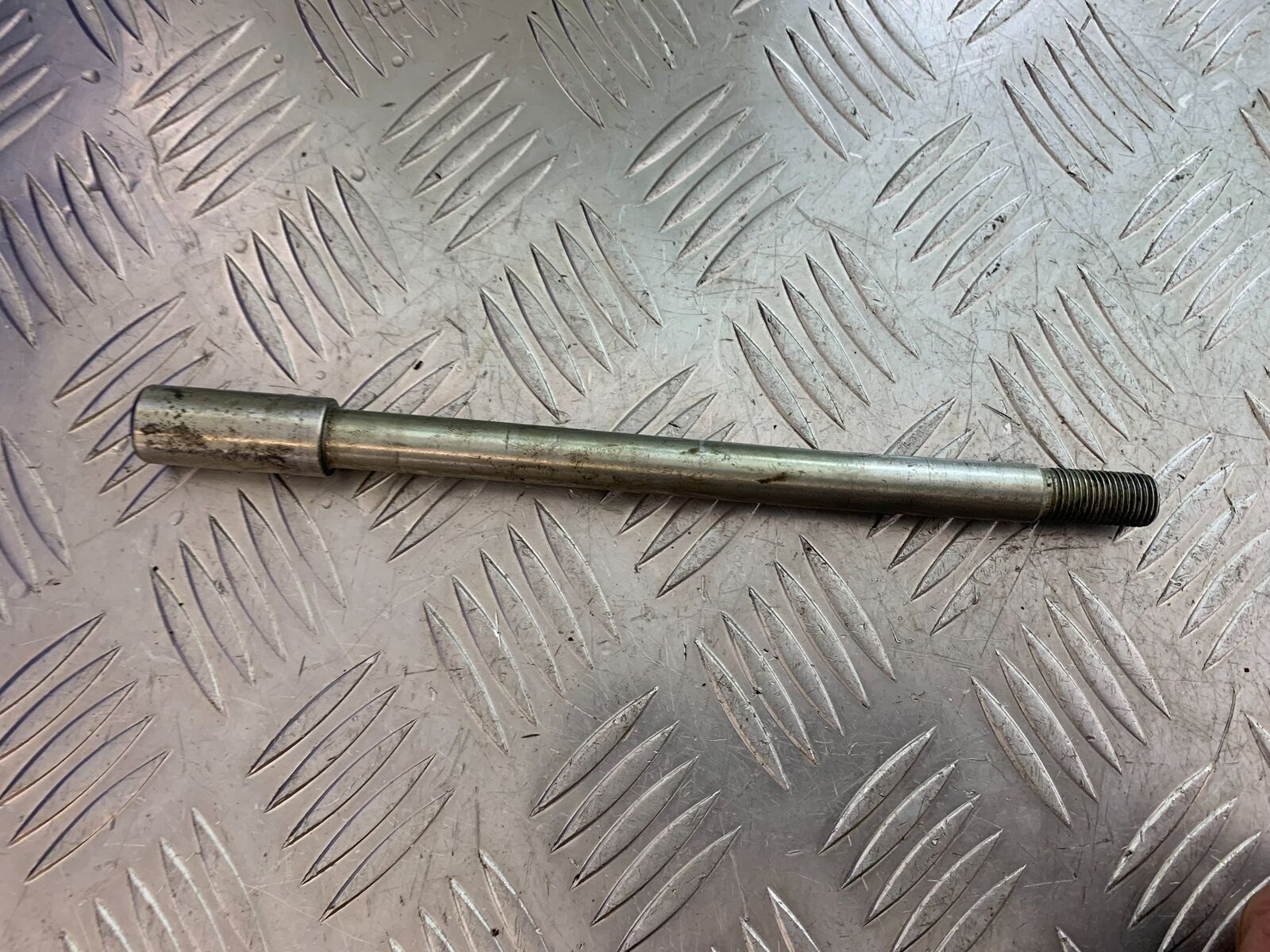 BENELLI BN125 BN 125 FRONT WHEEL SPINDLE  YEAR 2018-2021 (CMB1080)