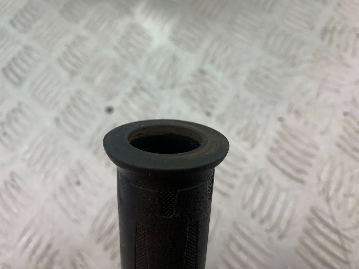 BMW K1300 S K 1300 S RIGHT HEATED GRIP   YEAR 2009-16 (CMB1216)