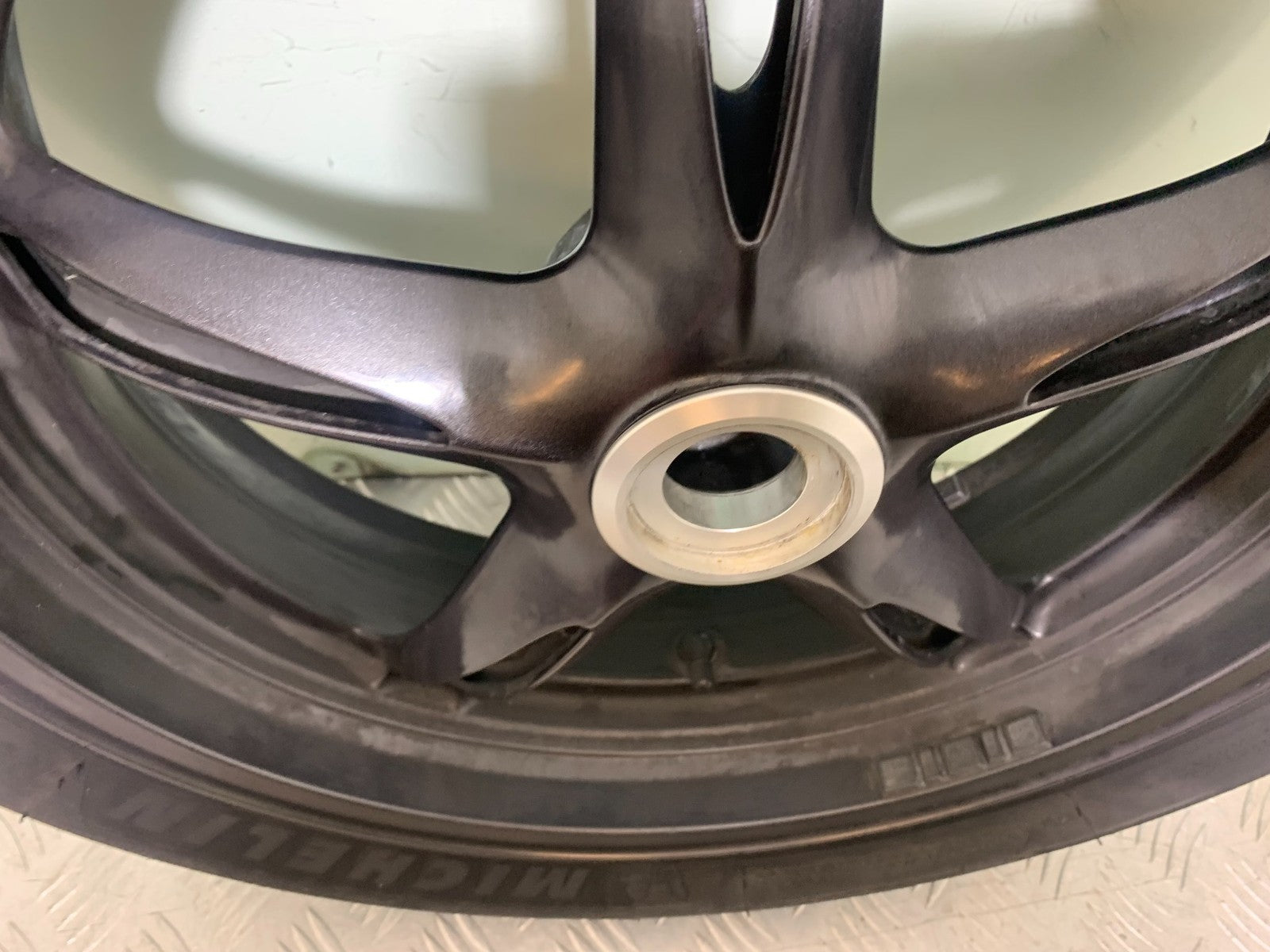 TRIUMPH 1050 SPRINT GT REAR WHEEL (GOOD TYRE)  YEAR 2010-2016 (CMB1250)