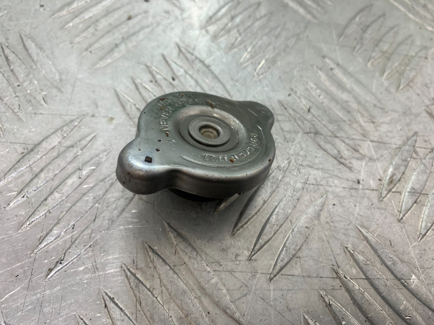 BMW R1200 R 1200 GS RADIATOR CAP YEAR 2013-2016 (CMB1257)