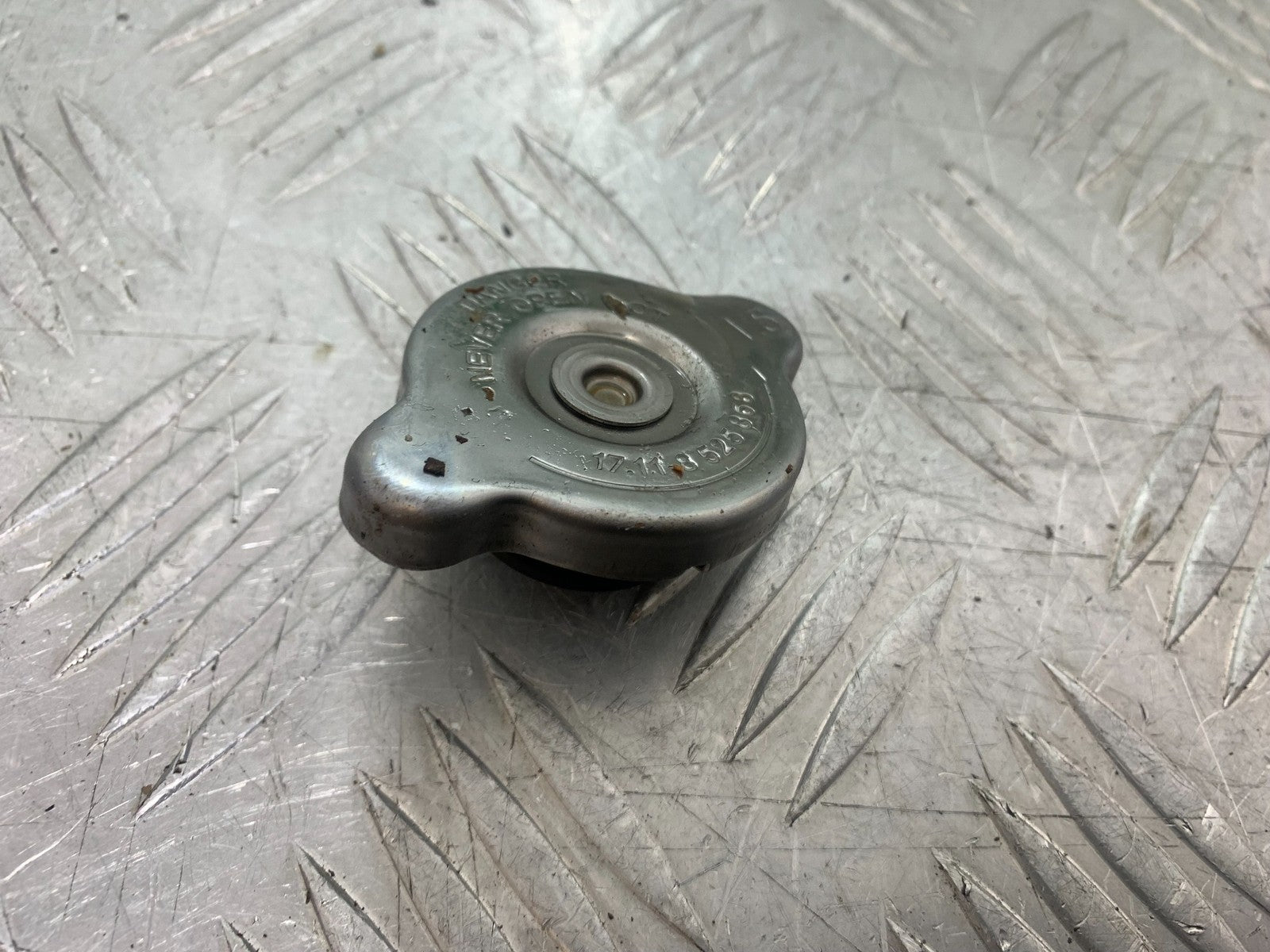 BMW R1200 R 1200 GS RADIATOR CAP YEAR 2013-2016 (CMB1257)