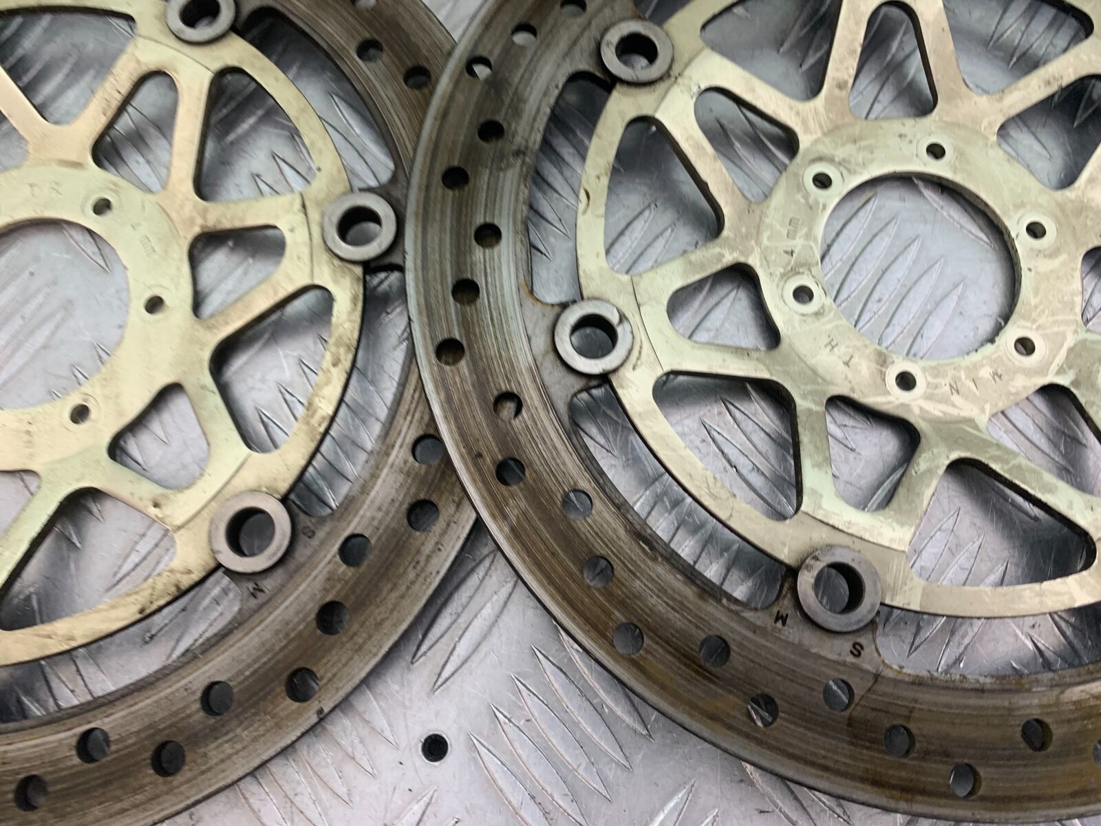 HONDA CBR1100 BLACKBIRD FRONT BRAKE DISCS  YEAR 1999-2005 (CMB1103)