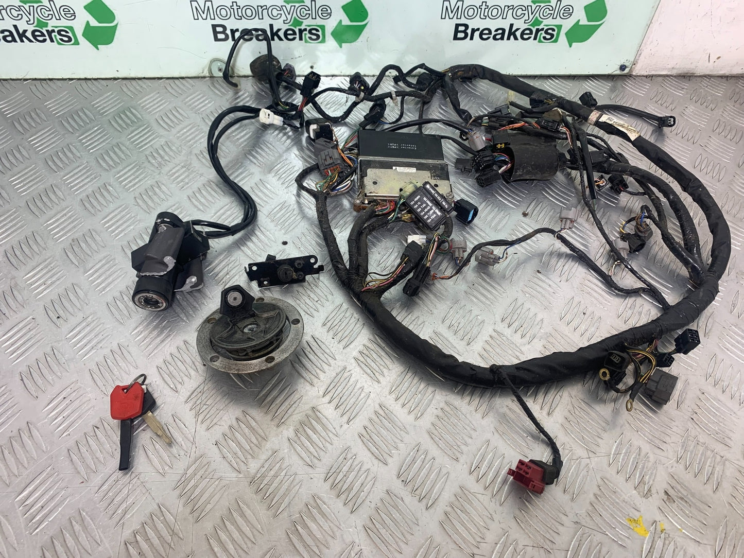 KAWASAKI ZX6R ECU LOCKS 2 KEYS YEAR 2009-2012 (CMB1136)