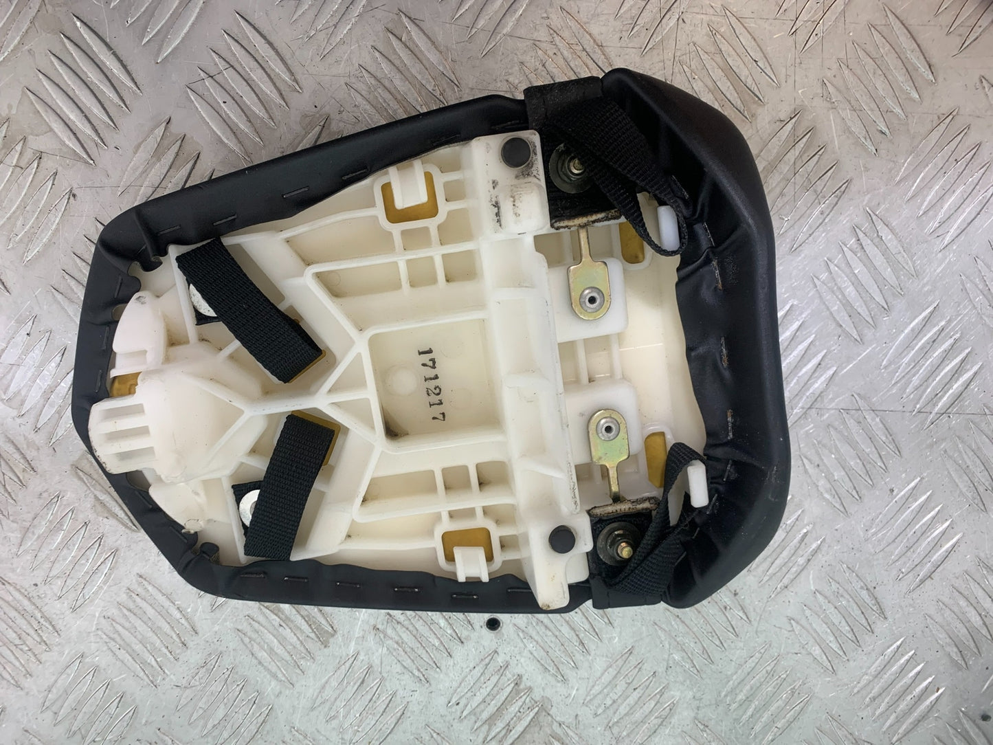 YAMAHA YZF R1 REAR SEAT  YEAR 2004-2006 (CMB1155)