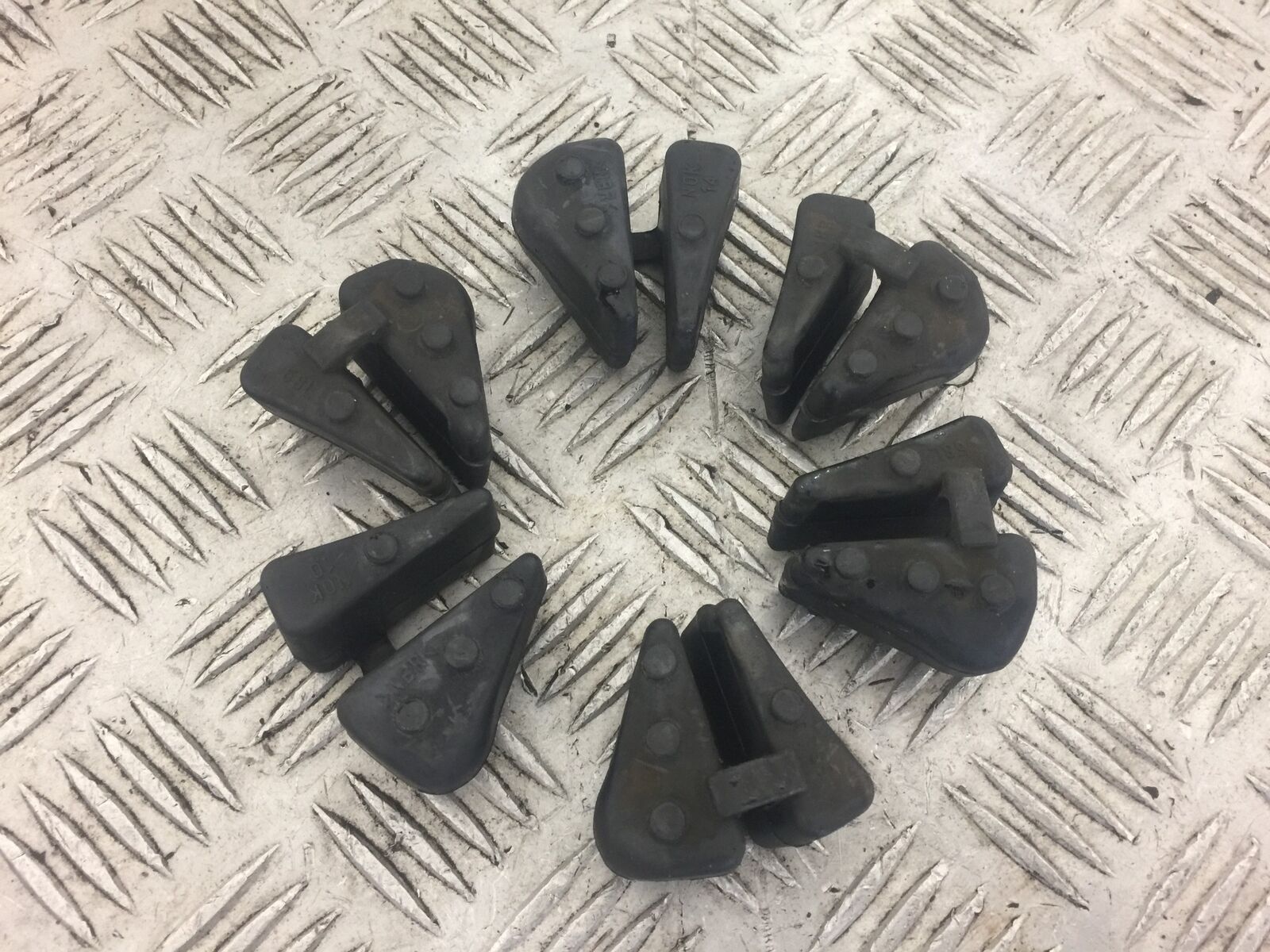 YAMAHA MT07 MT 07 CUSH DRIVE RUBBERS YEAR 2018 (STOCK 364) ABS