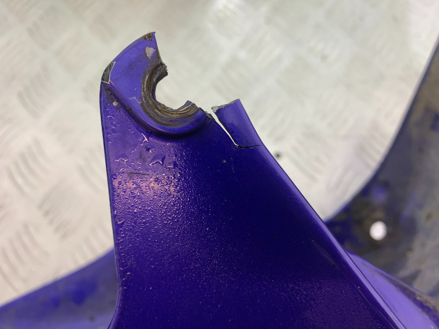 TRIUMPH TROPHY 900 FRONT MUDGUARD  YEAR 1991-95 (CMB1251)