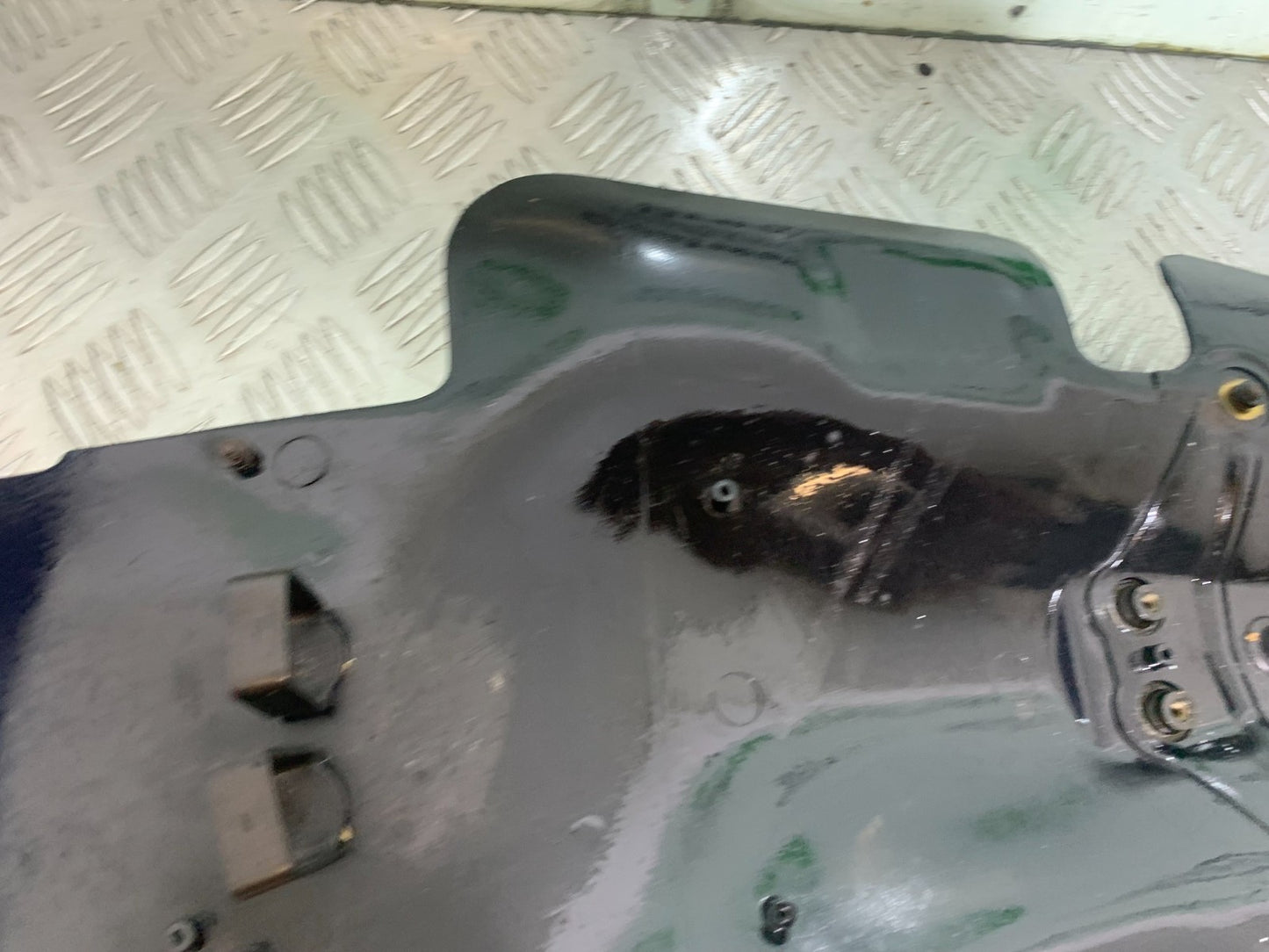 DUCATI 996 SPS 748 916 998 UNDERTRAY 1999-2000 (CMB1209)