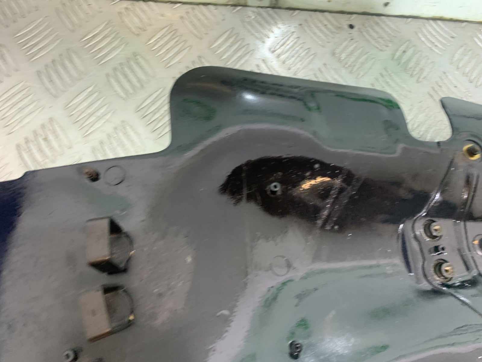 DUCATI 996 SPS 748 916 998 UNDERTRAY 1999-2000 (CMB1209)