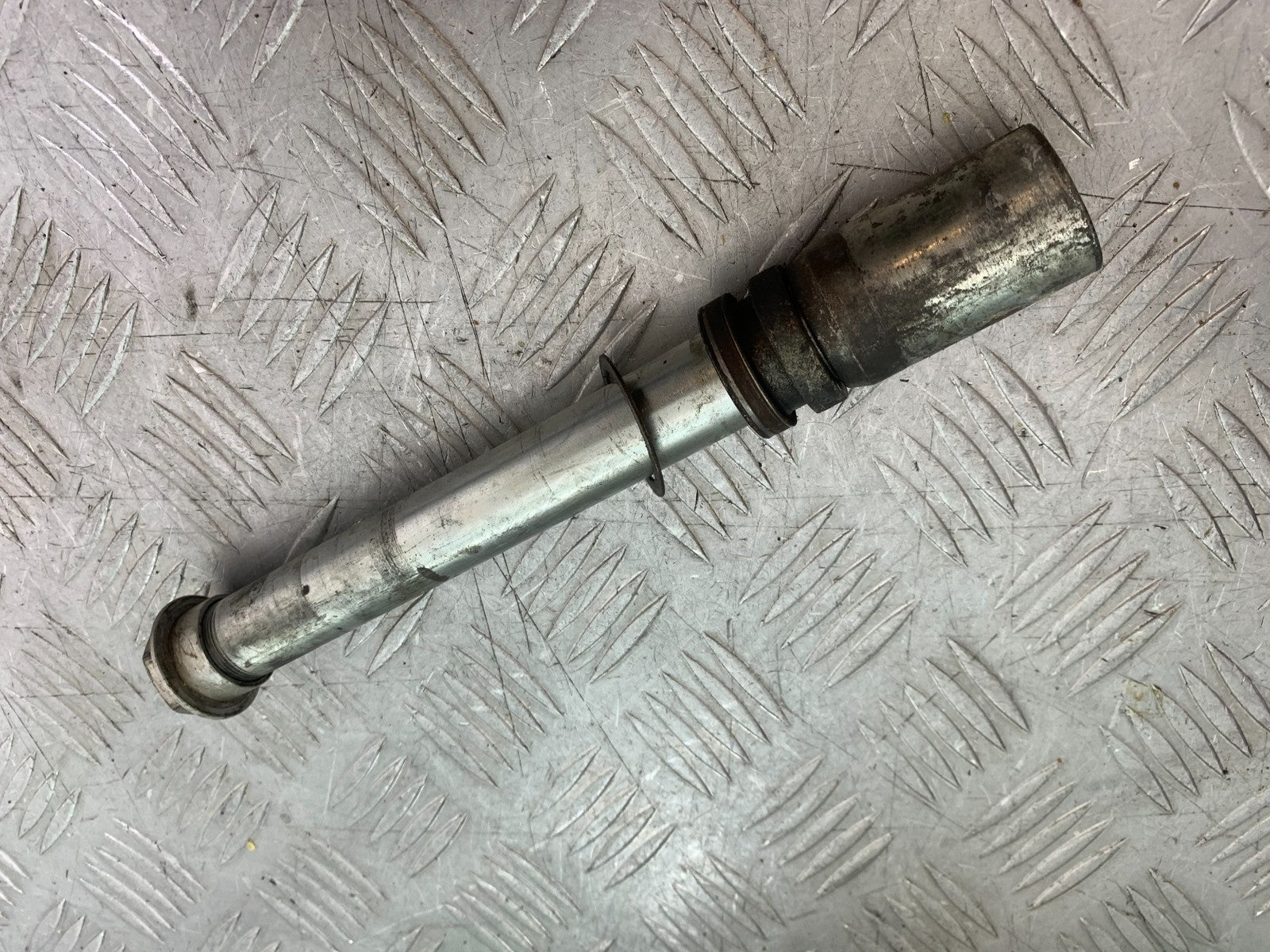 DUCATI 848 FRONT WHEEL SPINDLE  YEAR 2008-2010 (CMB1323)