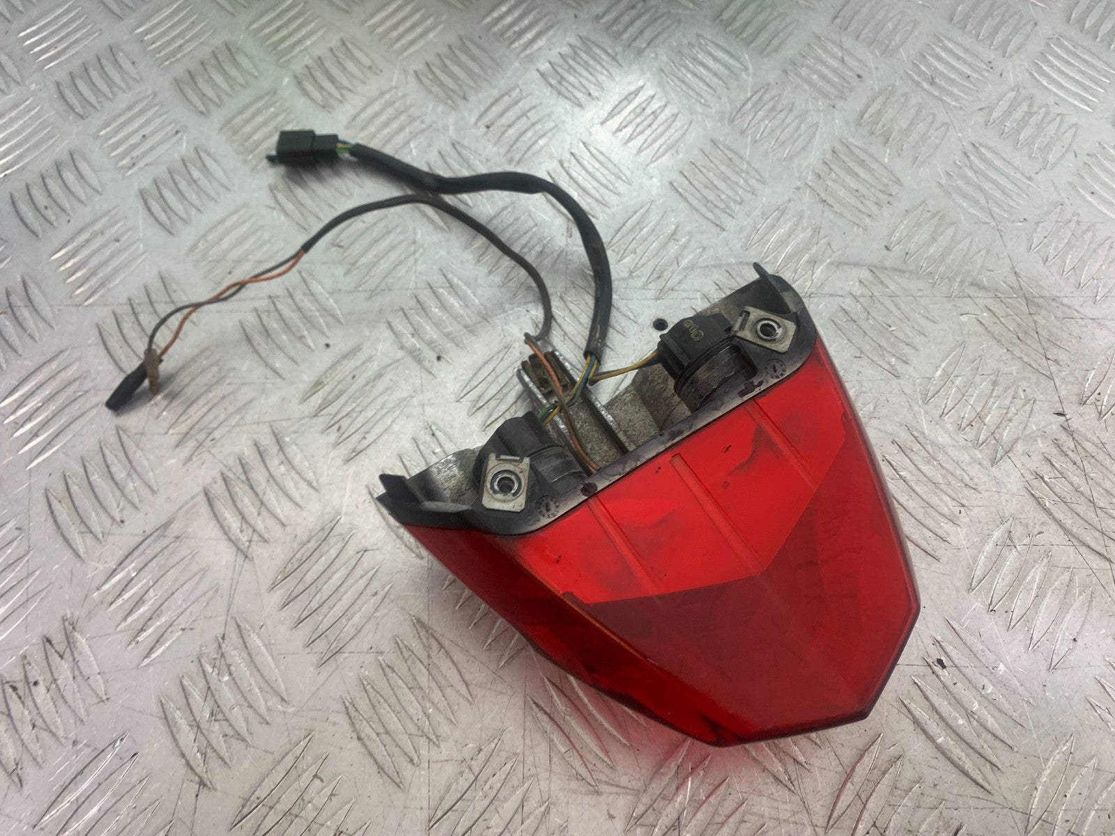 APRILIA SL750 SL 750 SHIVER REAR LIGHT YEAR 2008-2016 (CMB1242)
