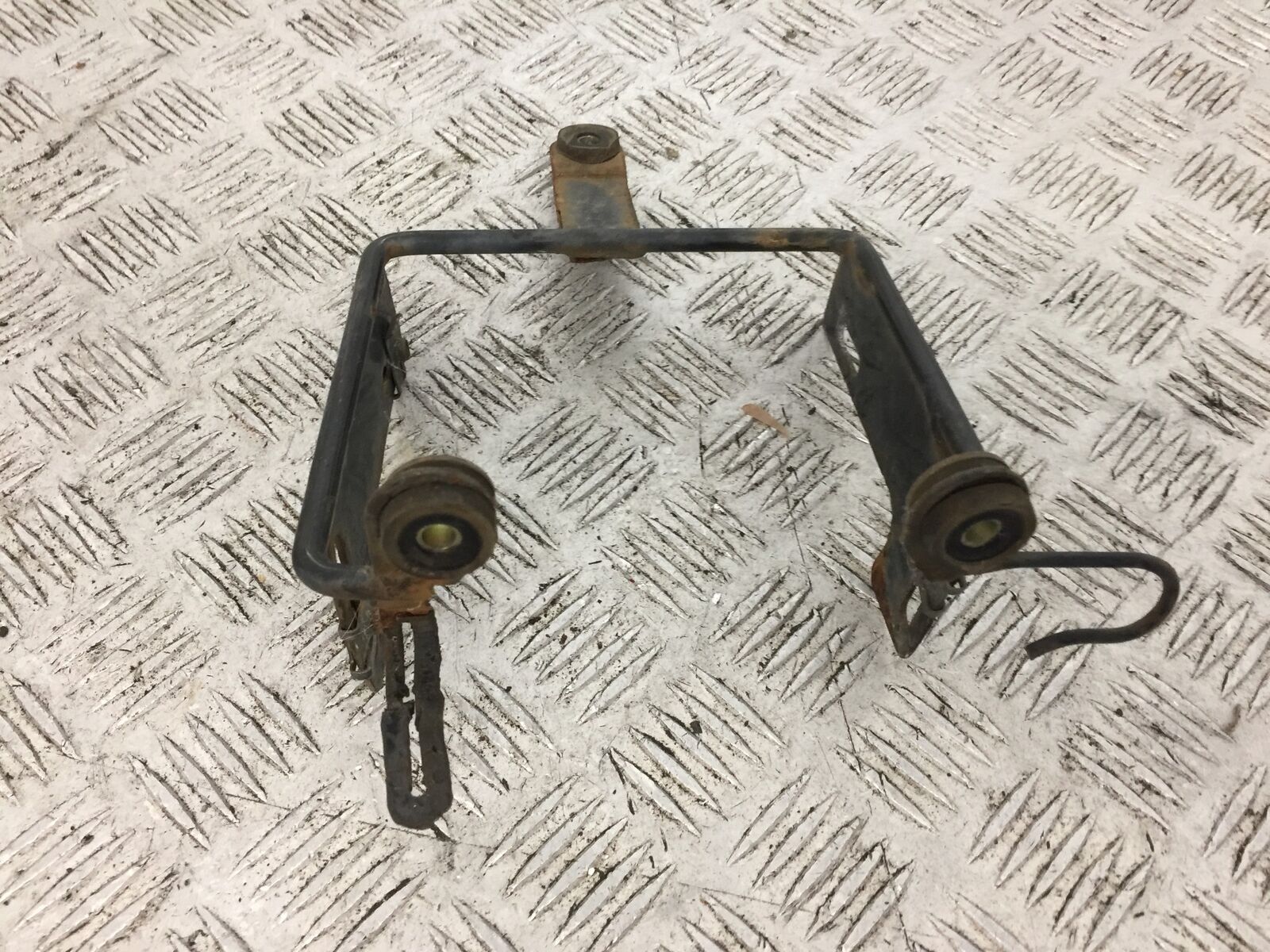 MOTORINI SMR 125 CLOCK BRACKET YEAR 2016  (STOCK 762)