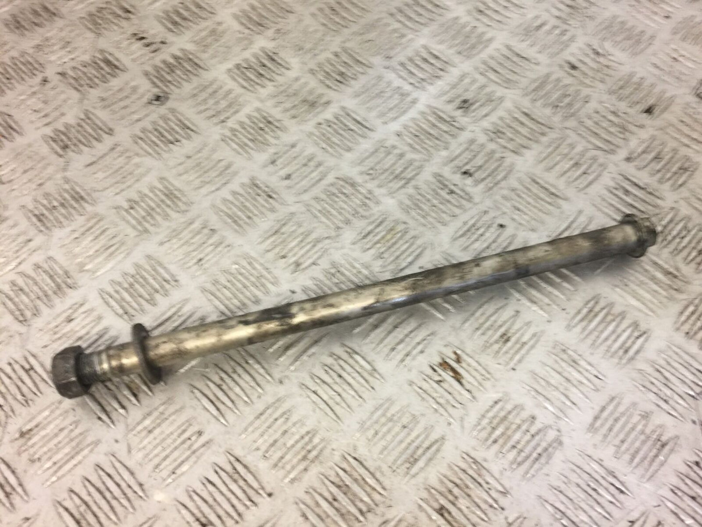 TRIUMPH TIGER 800 XCX SWINGARM SPINDLE  2018-2021 (STOCK 548)