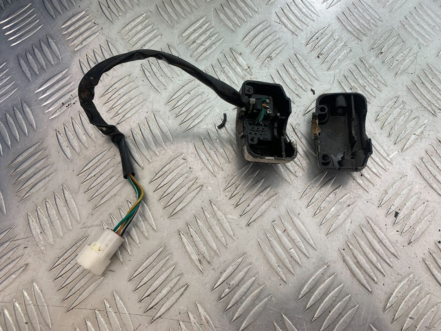 LEXMOTO MATADOR 125 JJ125T-17 RIGHT SWITCH GEAR   (CMB1115)
